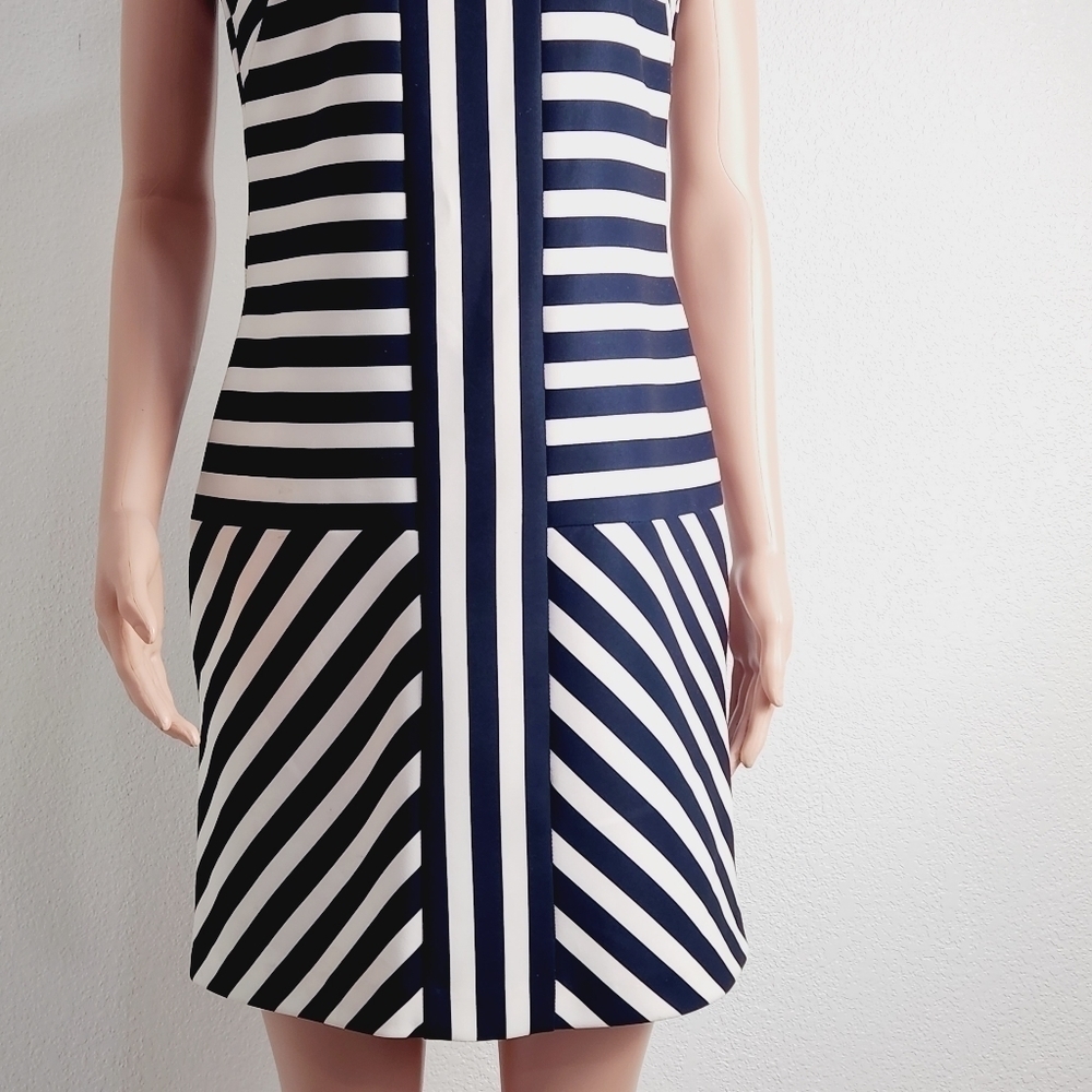 TAYLOR Dresses Women's Mock Neck Stripe Shft Dress Size: 8 - Picture 3 of 12